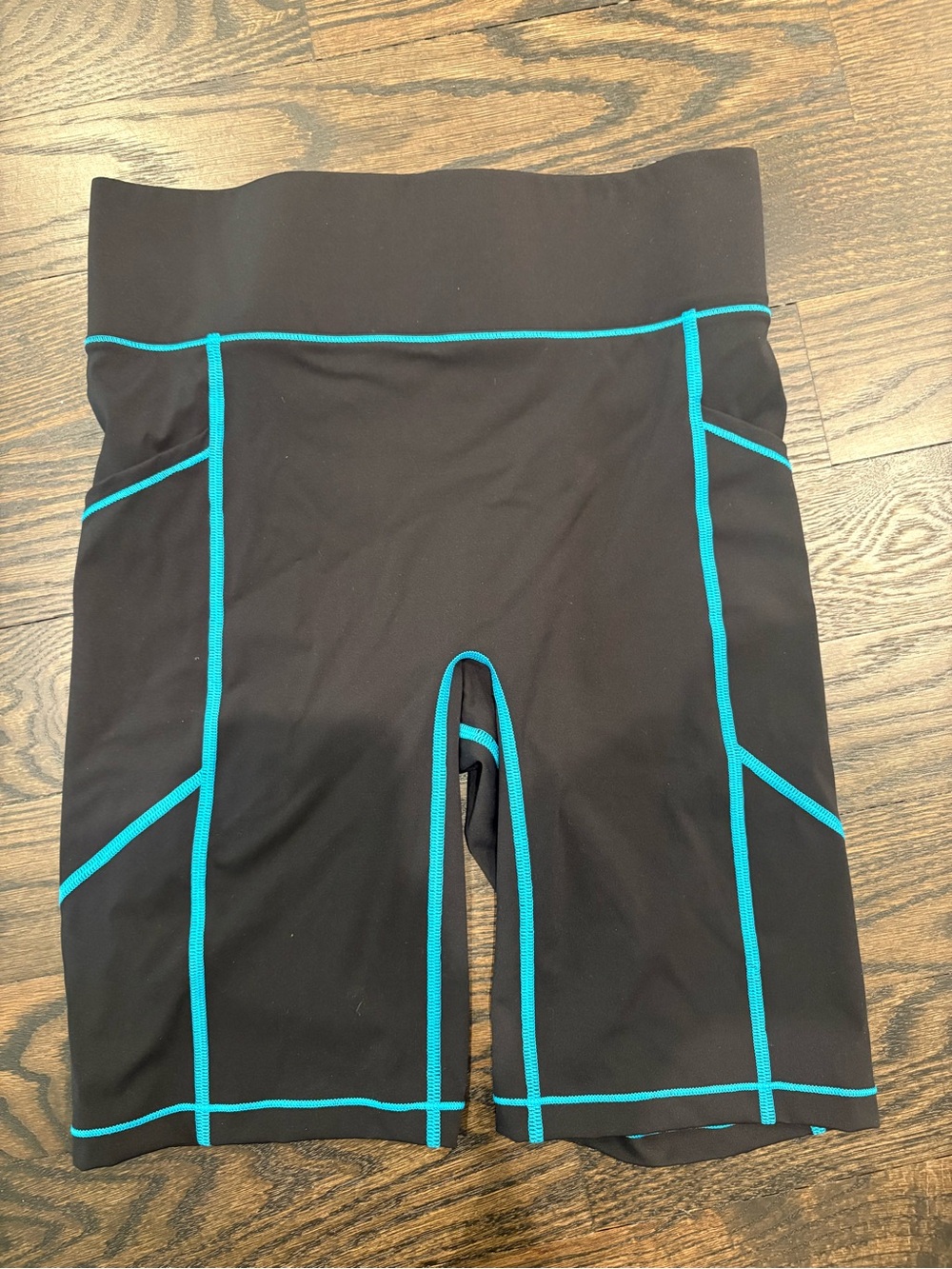Bandier All Access Center Stage 9” High Waist Bike Shorts - Size Small